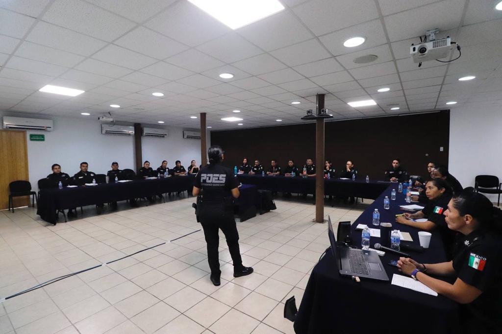 71 273 41520 1203313229 POES capacito a policias de El Marques en atencion a victimas y grupos vulnerables 3