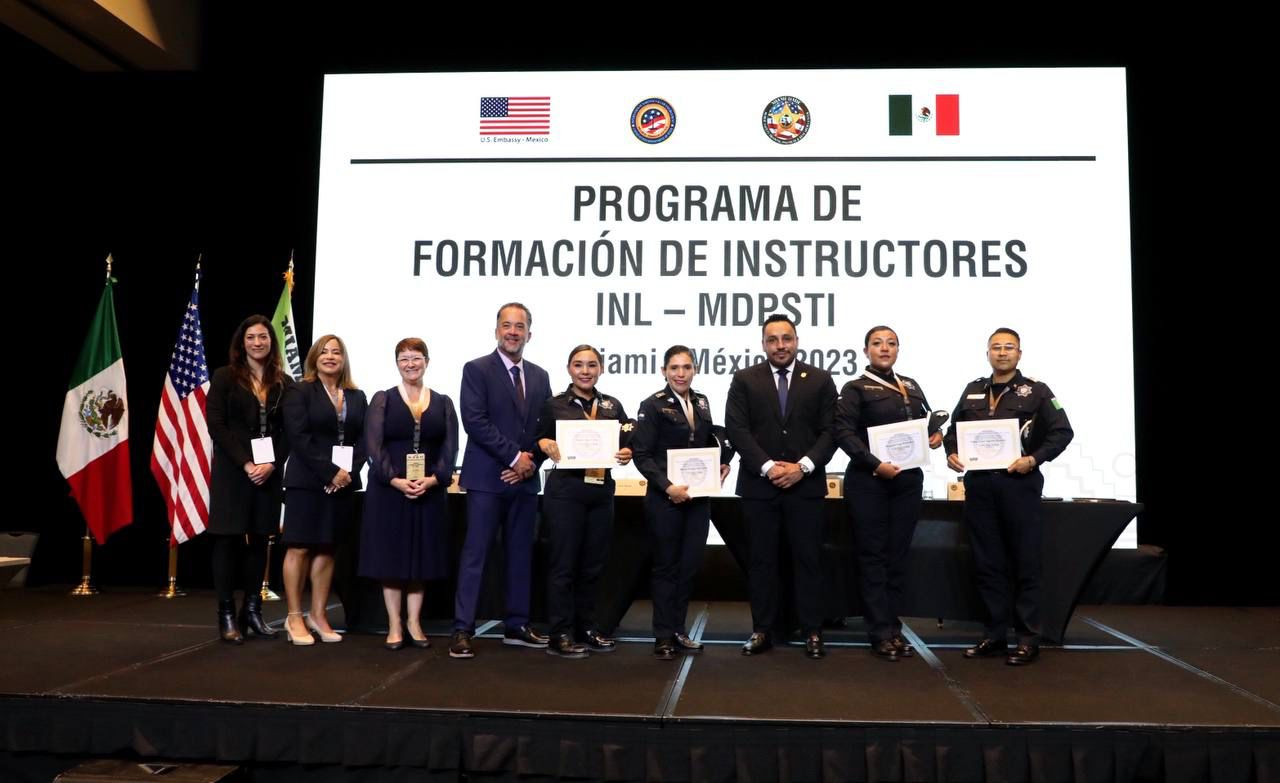 71 273 41859 865027848 Personal de POES fue certificado por EUA como instructoras para prevenir violencia de genero