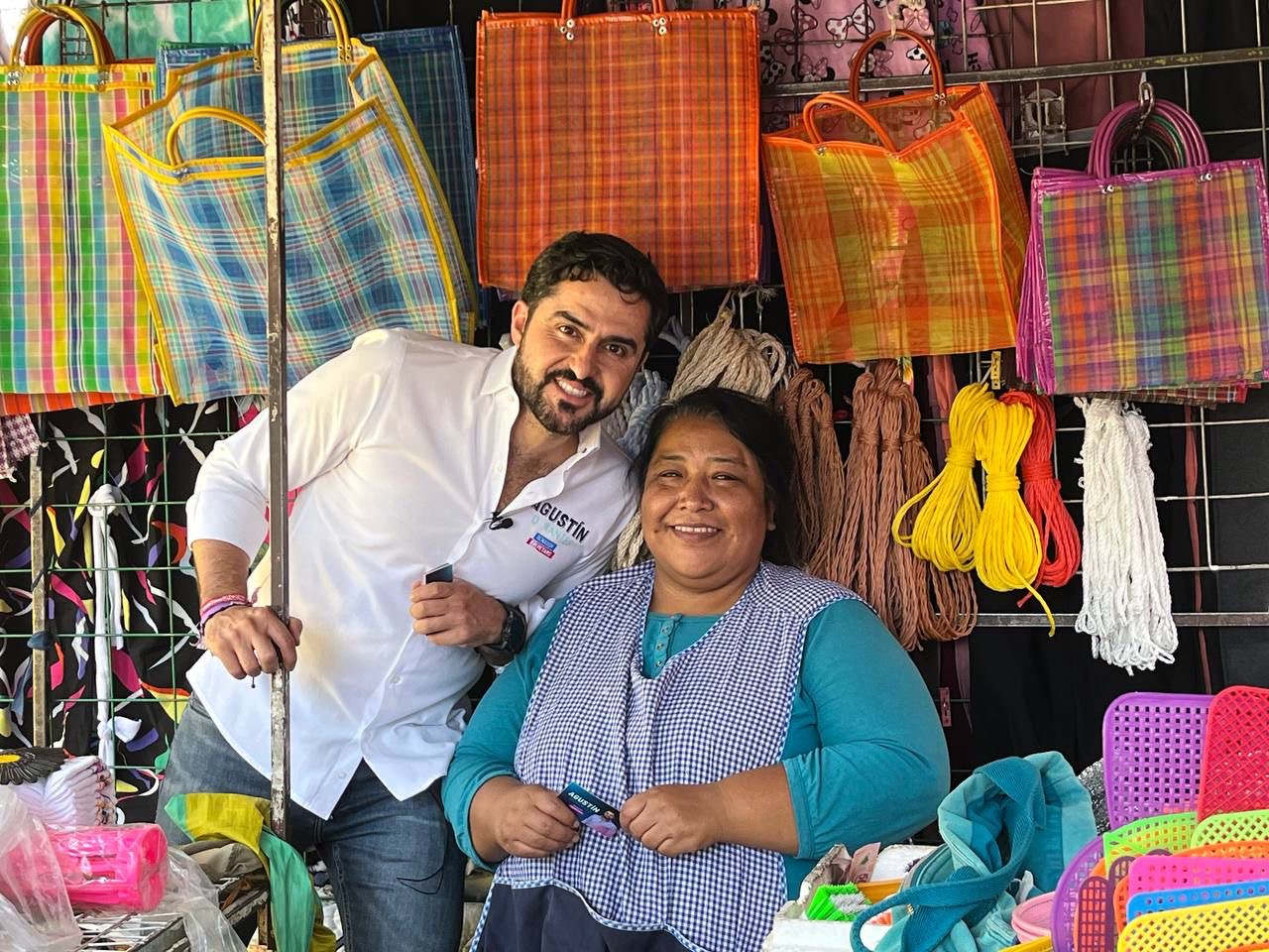 CANDIDATO A SENADOR AGUSTÍN DORANTES RECORRE EL MERCADO Y TIANGUIS EL TEPETATE