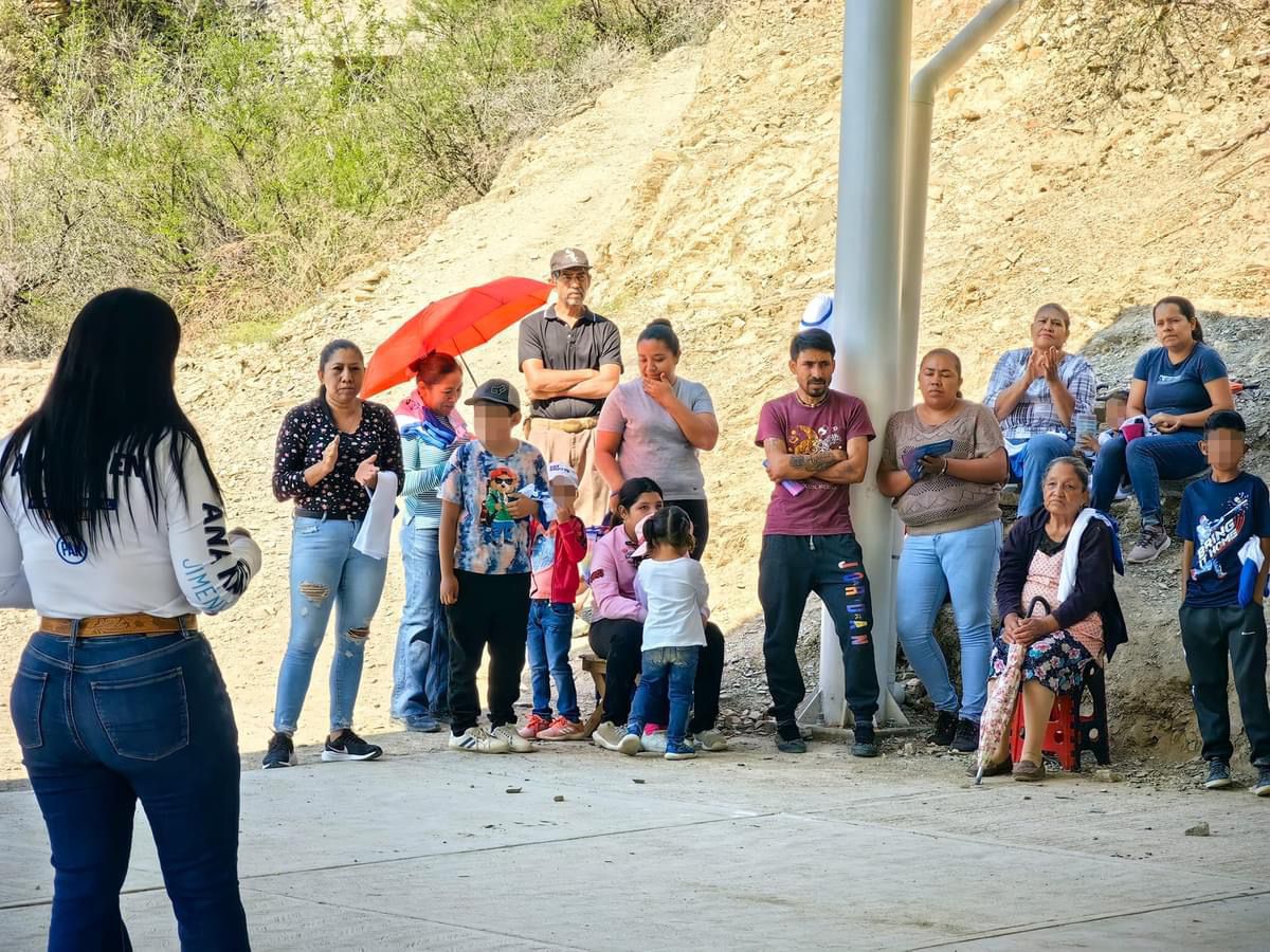 ANA KAREN JIMÉNEZ RECORRIENDO COMUNIDADES DE PEÑAMILLER