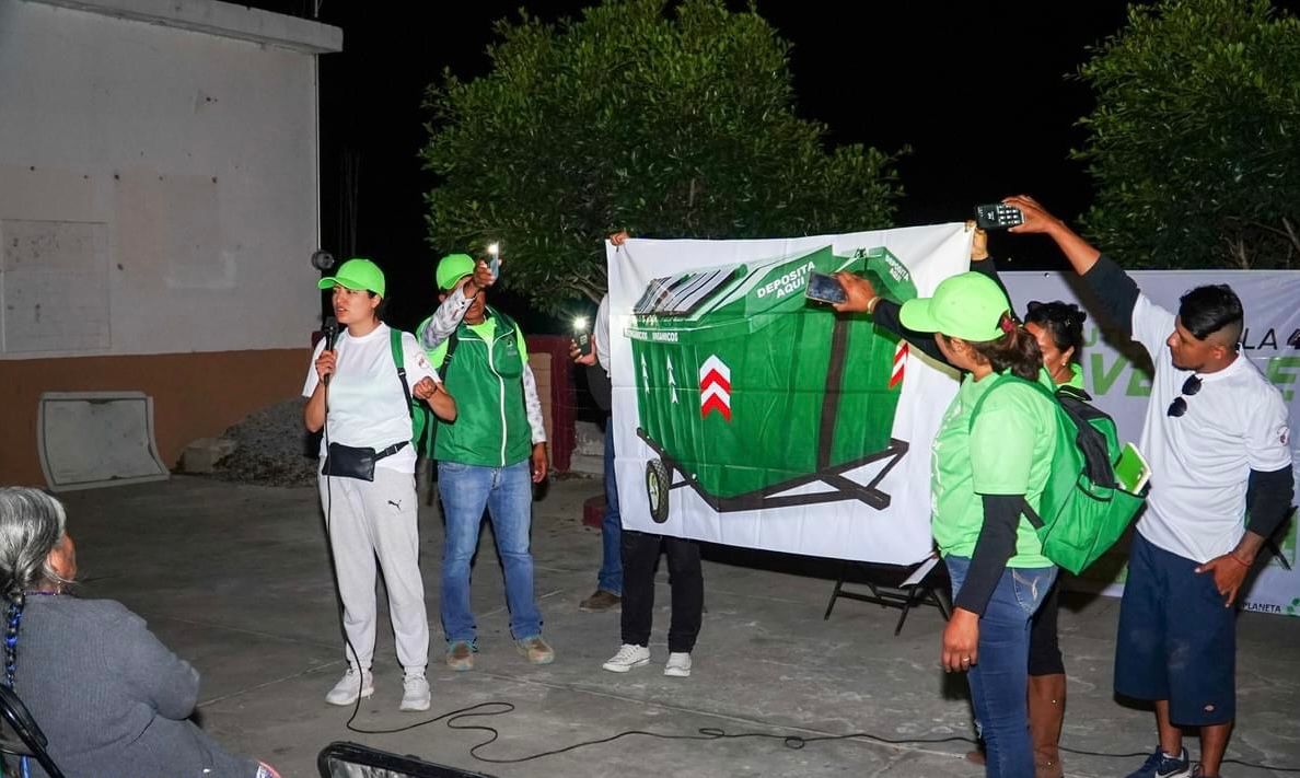 RECIBEN A CARLOS MANUEL LEDESMA LOS HABITANTES DE MARAVILLAS