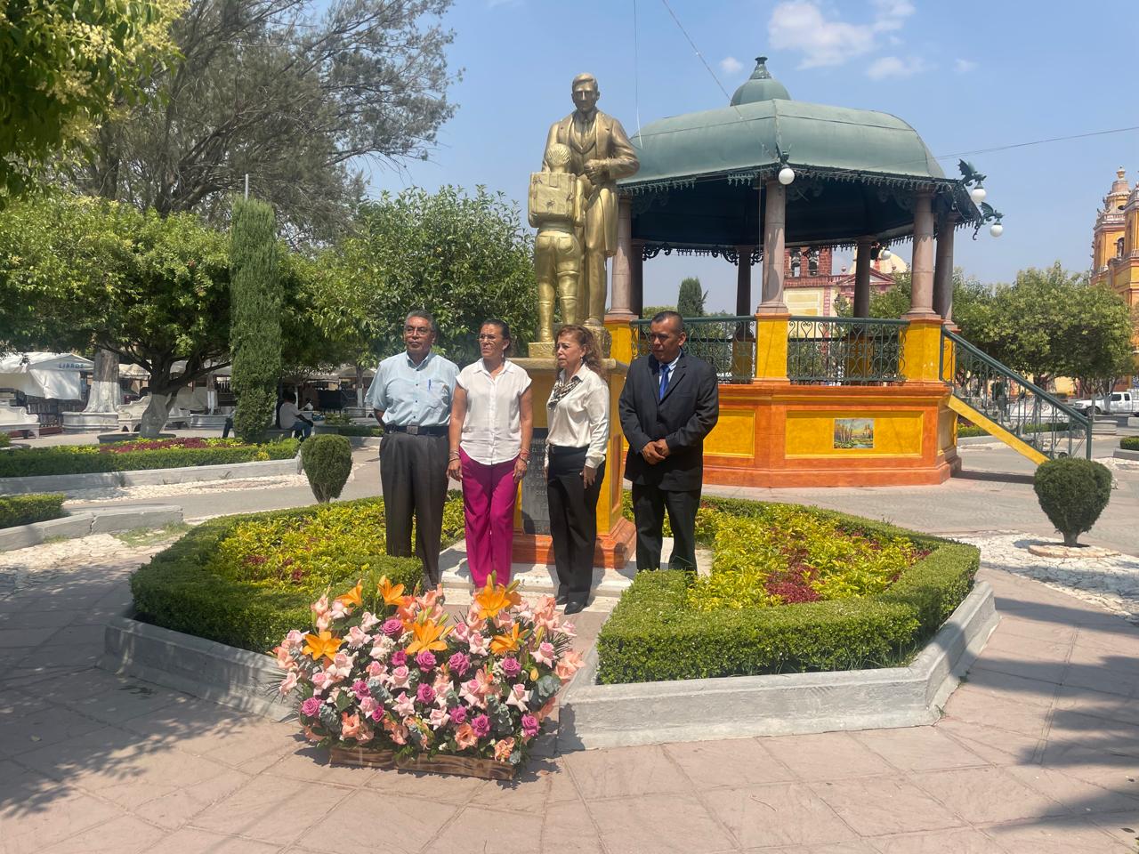 ENCABEZA CELINA ALEGRÍA CELEBRACIÓN DEL DÍA DEL MAESTRO