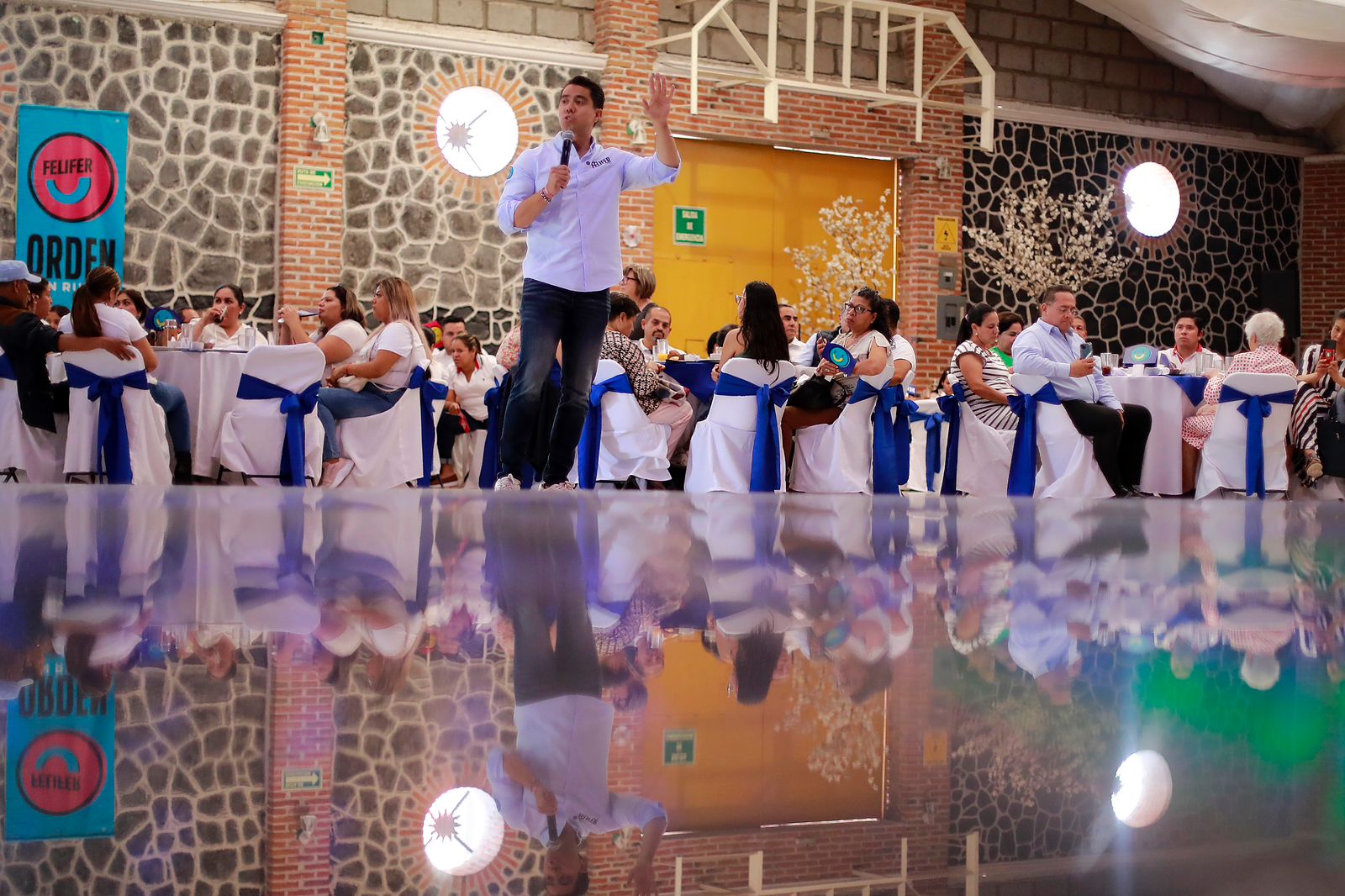 FELIFER MACÍAS CELEBRA EL DÍA DEL MAESTRO