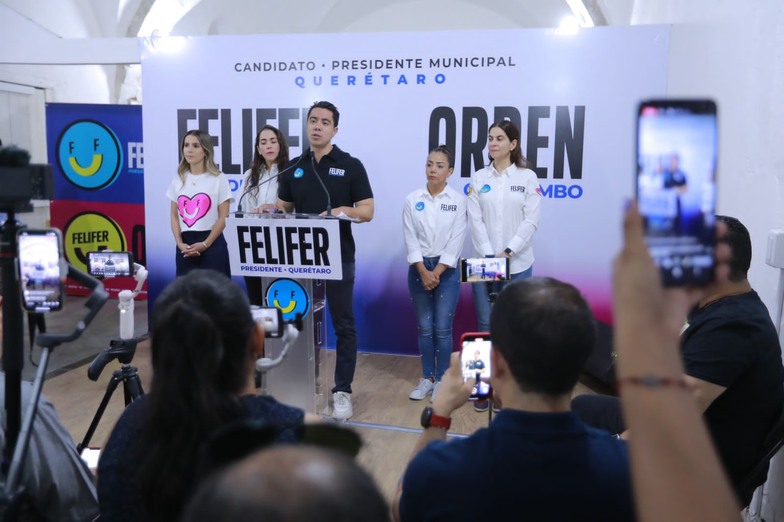 PRESENTA FELIFER MACÍAS PROPUESTA PARA FORTALECER LA UNIVERSIDAD DE LA MUJER