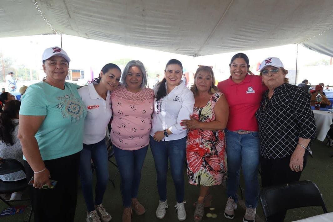 LUPITA PÉREZ MONTES, SE REÚNE CON MUJERES DE DISTINTAS COLONIAS DE EZEQUIEL MONTES.