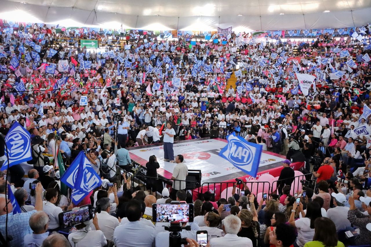 ACOMPAÑÓ SOSA A XÓCHITL GÁLVEZ EN SU CIERRE DE CAMPAÑA EN SAN JUAN DEL RÍO