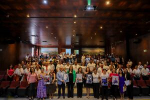 PÚBLICA UAQ la 8ª EDICIÓN DE “UEUETSIN”,REVISTA PARA LA TERCERA EDAD