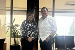 SE REÚNE BETO NAVA PRESENTE ELECTO DELMUNICIPIO DE PEDRO ESCONEDO CON LA RECTORA DE LA UAQ SILVIA AMAYA LLANO