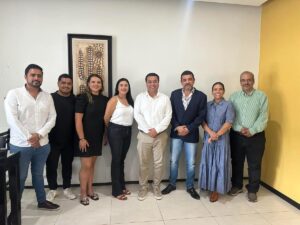 YUNUEN BENITEZ MALDONADO PRESIDENTA ELECTA DEL MUNICIPIO DE LANDA DE MATAMOROS DE REÚNE CON COORDINADORES DE LA UAQ