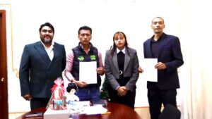 EL C. ALEJO SÁNCHEZ DE SANTIAGO, PRESIDENTE MUNICIPAL DE TOLIMÁN FIRMO UN CONVENIO PARA LA IMPLEMENTACIÓN DE BACHILLERATO A CORTO PLAZO CON LA UNIVERSIDAD DE EXCELENCIA EDUCATIVA DE MÉXICO (UEEM).