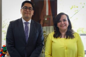 RECIBE LA UAQ AL SUBGOBERNADOR DEL BANCO DE MÉXICO