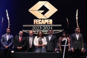 RECONOCEN A DOCENTES E INVESTIGADORES UAQ COMO “PROFESIONISTAS DEL AÑO”