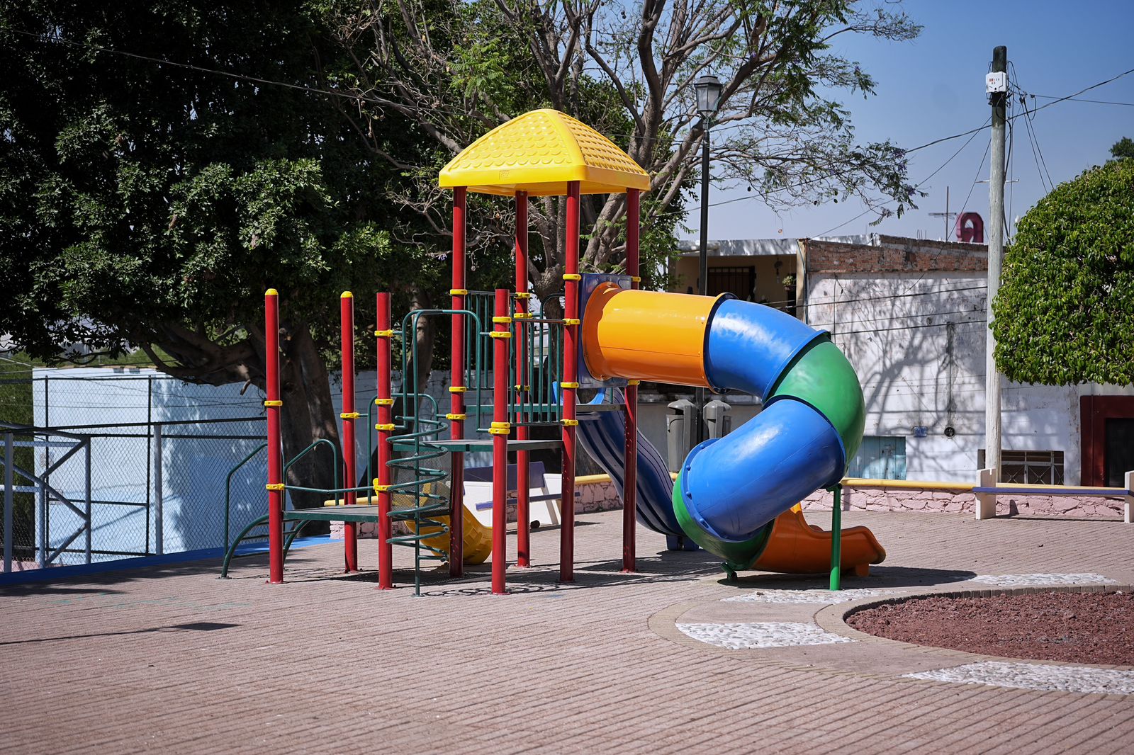 ENTREGA FELIFER MACÍAS TRABAJOS DE ALCALDE EN ACCIÓN EN LAS COLONIAS EL CERRITO Y LA TRINIDAD