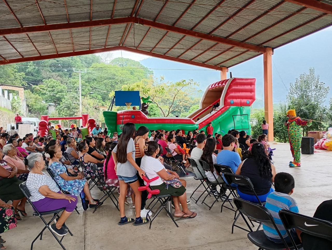FESTEJA DIF A NIÑOS Y MAMÁS LANDENSES