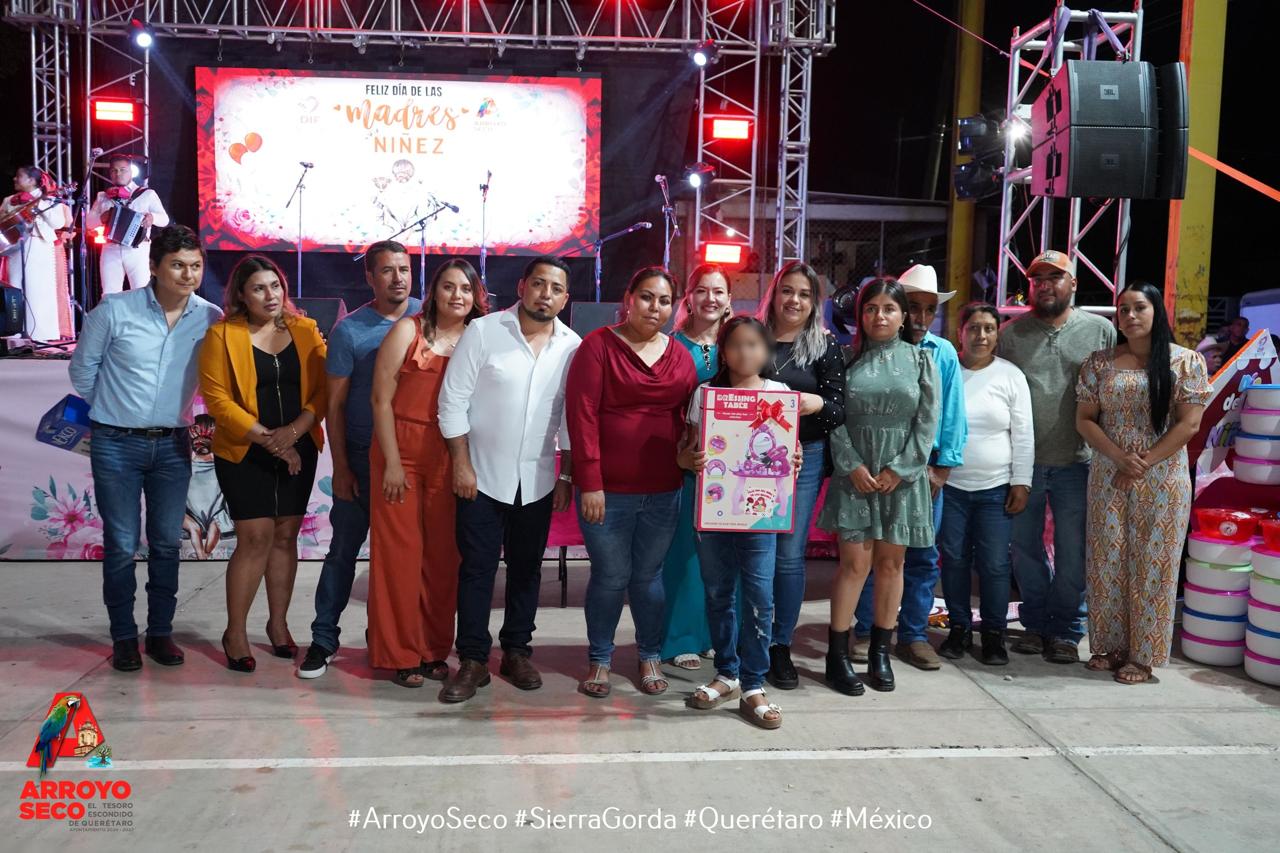 EL PRESIDENTE MUNICIPAL DE ARROYO SECO, LIC. FERNANDO SÁNCHEZ GIL, CONTINÚA CON LOS FESTEJOS DELEGACIONALES DEL DÍA DE LAS MADRES Y EL DÍA DE LA NIÑEZ EN LA FLORIDA
