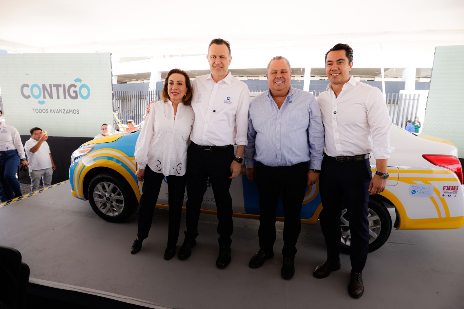 ACOMPAÑA FELIFER MACÍAS AL GOBERNADOR EN LA PRESENTACIÓN DEL NUEVO MODELO QROTAXI