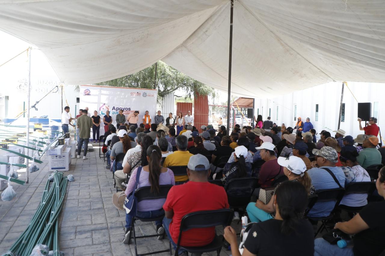 GASPAR TRUEBA ENTREGA EQUIPO PARA MEJORAMIENTO DE VIVIENDA A FAMILIAS COLONENSES