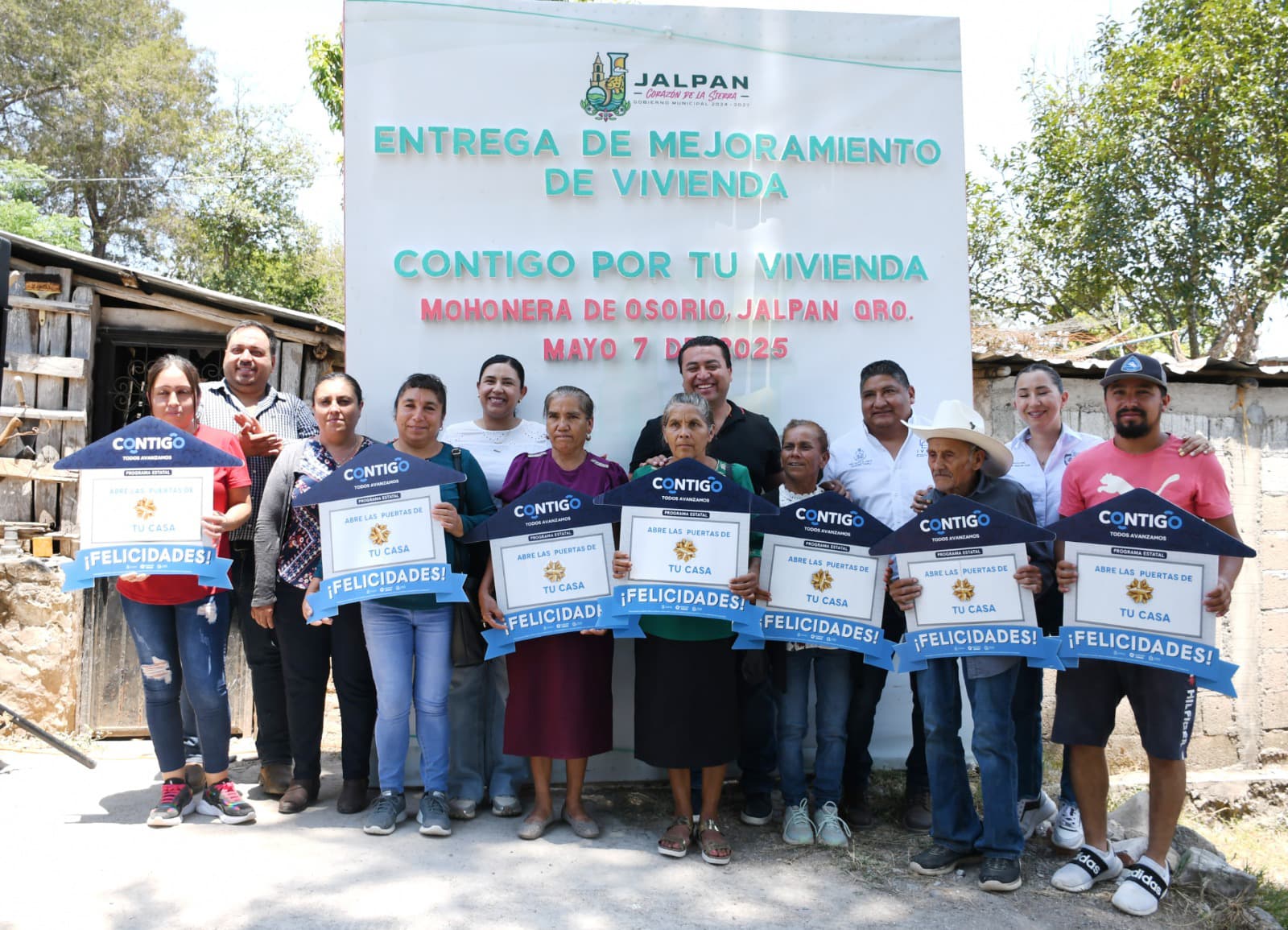 ENTREGAN 7 MEJORAMIENTO DE VIVIENDA EN JALPAN