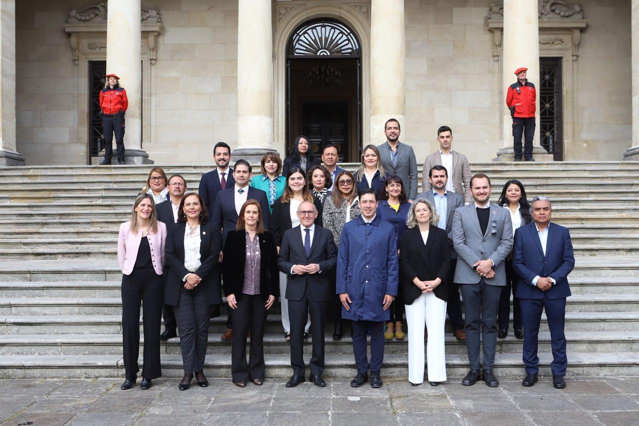 EL MARQUÉS Y ÁLAVA, ESPAÑA, FIRMAN ACUERDO PARA QUE JÓVENES MARQUESINOS TENGAN MAYORES OPORTUNIDADES EDUCATIVAS