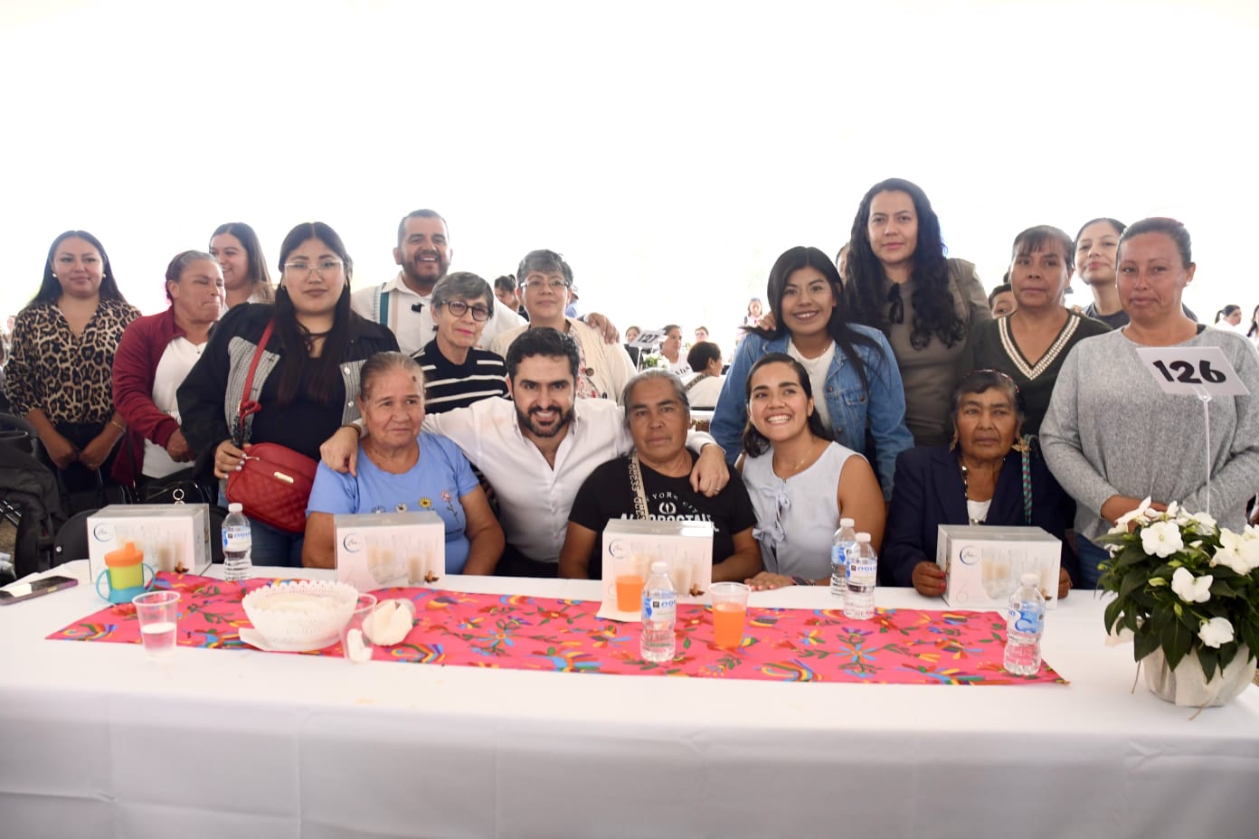 PARTICIPA AGUSTÍN DORANTES EN FESTEJO DEL DÍA DE LAS MADRES EN EL MARQUÉS