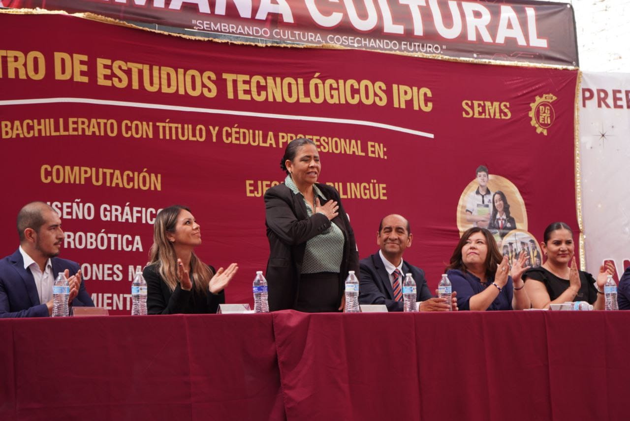 INAUGURAN “SEMANA CULTURAL IPIC 2025” Y ENTREGAN TÍTULOS A EGRESADOS DE ESTE INSTITUTO ACADÉMICO
