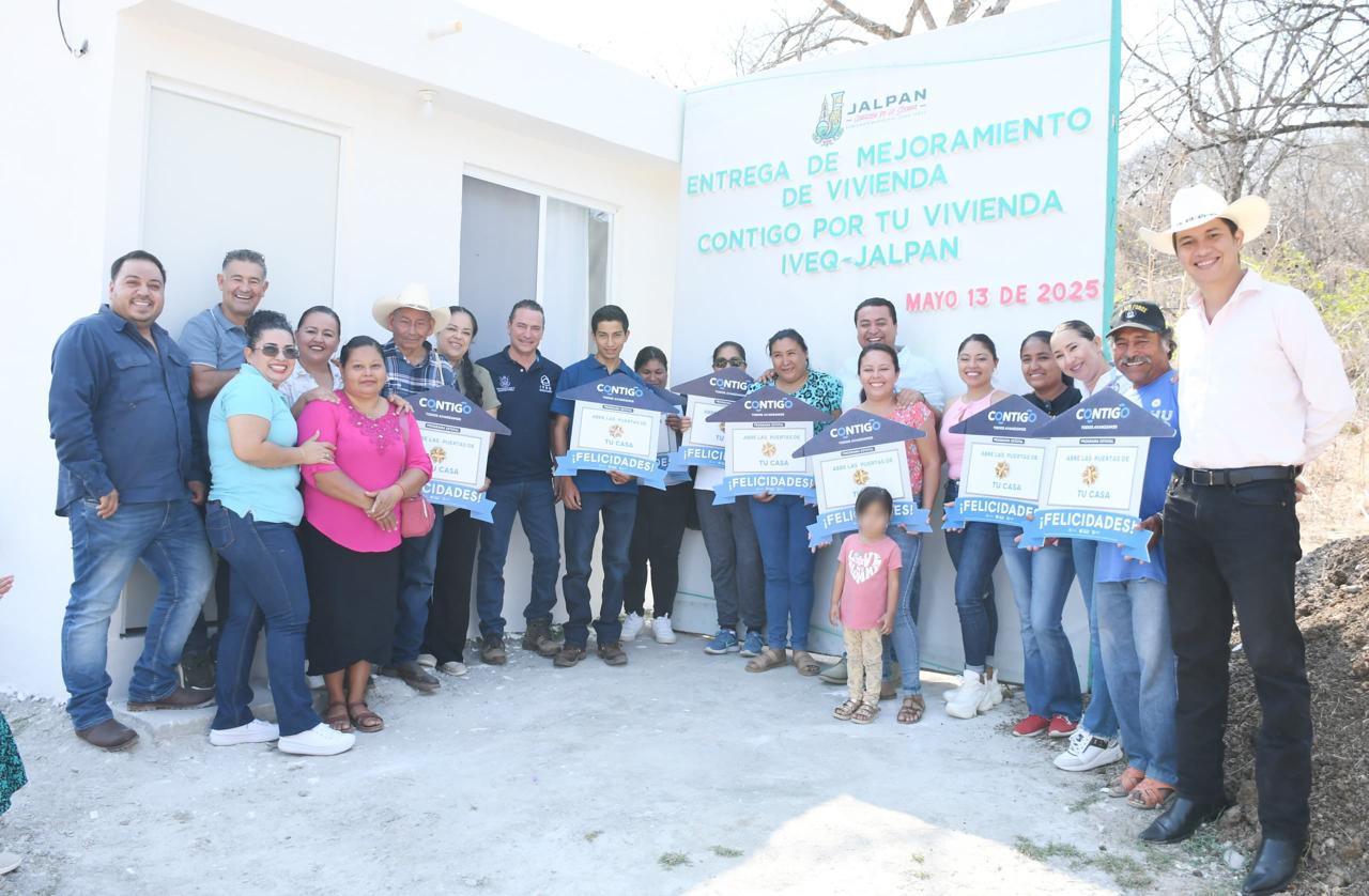 ENTREGAN APOYOS DE MEJORAMIENTO DE VIVIENDA EN JALPAN DE SERRA