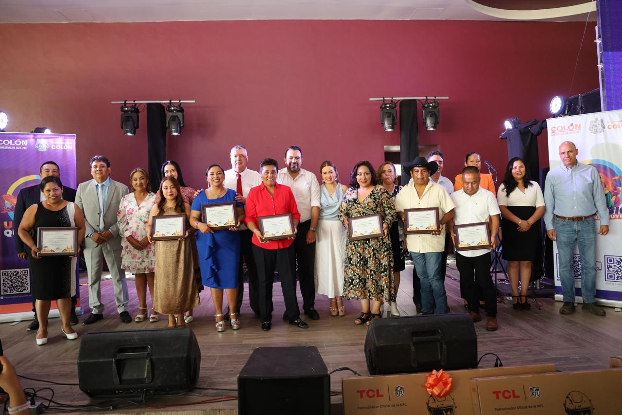 CELEBRA GASPAR TRUEBA DÍA DEL MAESTRO COLONENSE