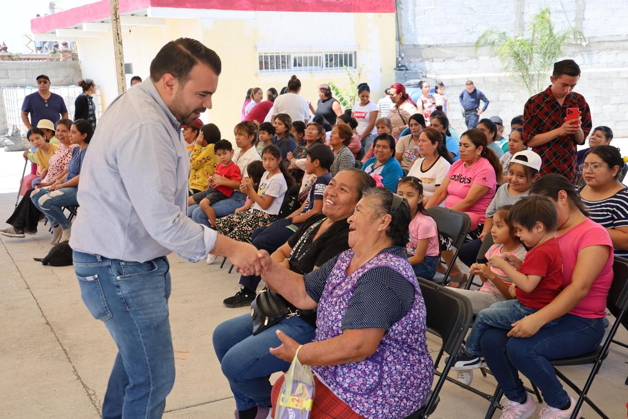 CONTINÚA COLÓN FESTEJANDO A MAMÁS EN SU DÍA