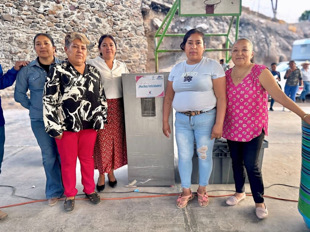 CONTINÚAN CELEBRANDO A LAS MAMITAS EN EL MUNICIPIO DE PEÑAMILLER