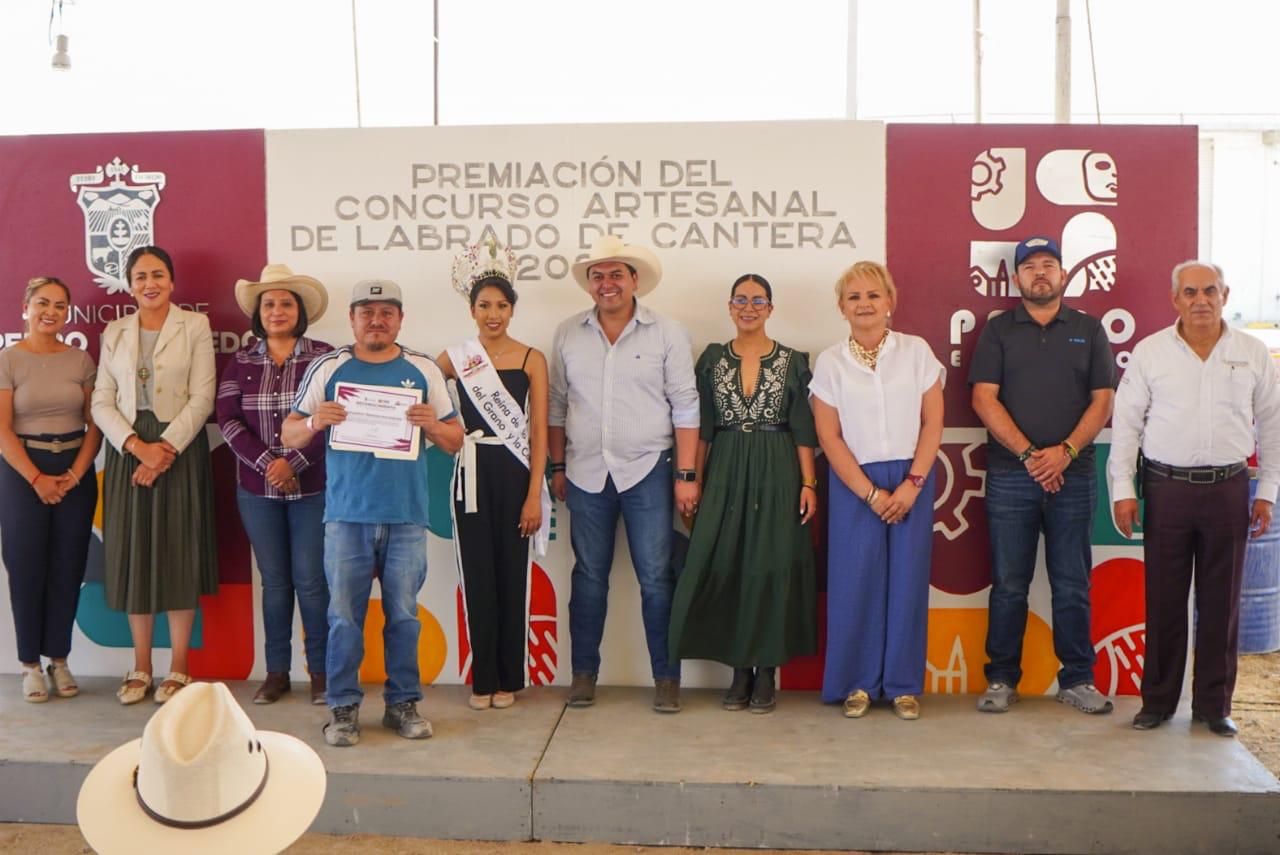 PEDRO ESCOBEDO RECONOCE EL TALENTO DE SUS CANTEREROS EN LA EDICIÓN 2025 DE LA FERIA DEL GRANO Y LA CANTERA