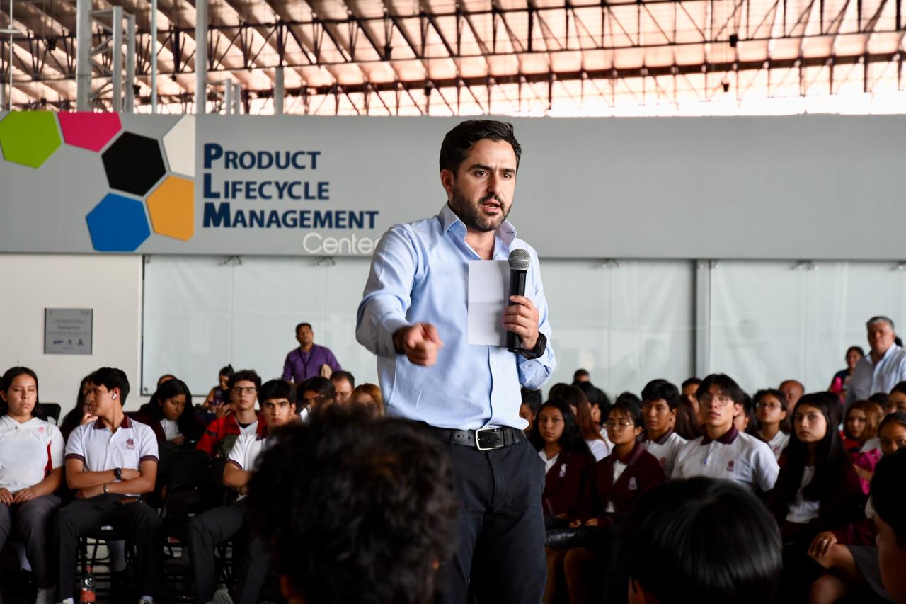 NECESITAMOS JÓVENES CRÍTICOS QUÉ SE INVOLUCREN EN LOS ASUNTOS PÚBLICOS: AGUSTÍN DORANTES
