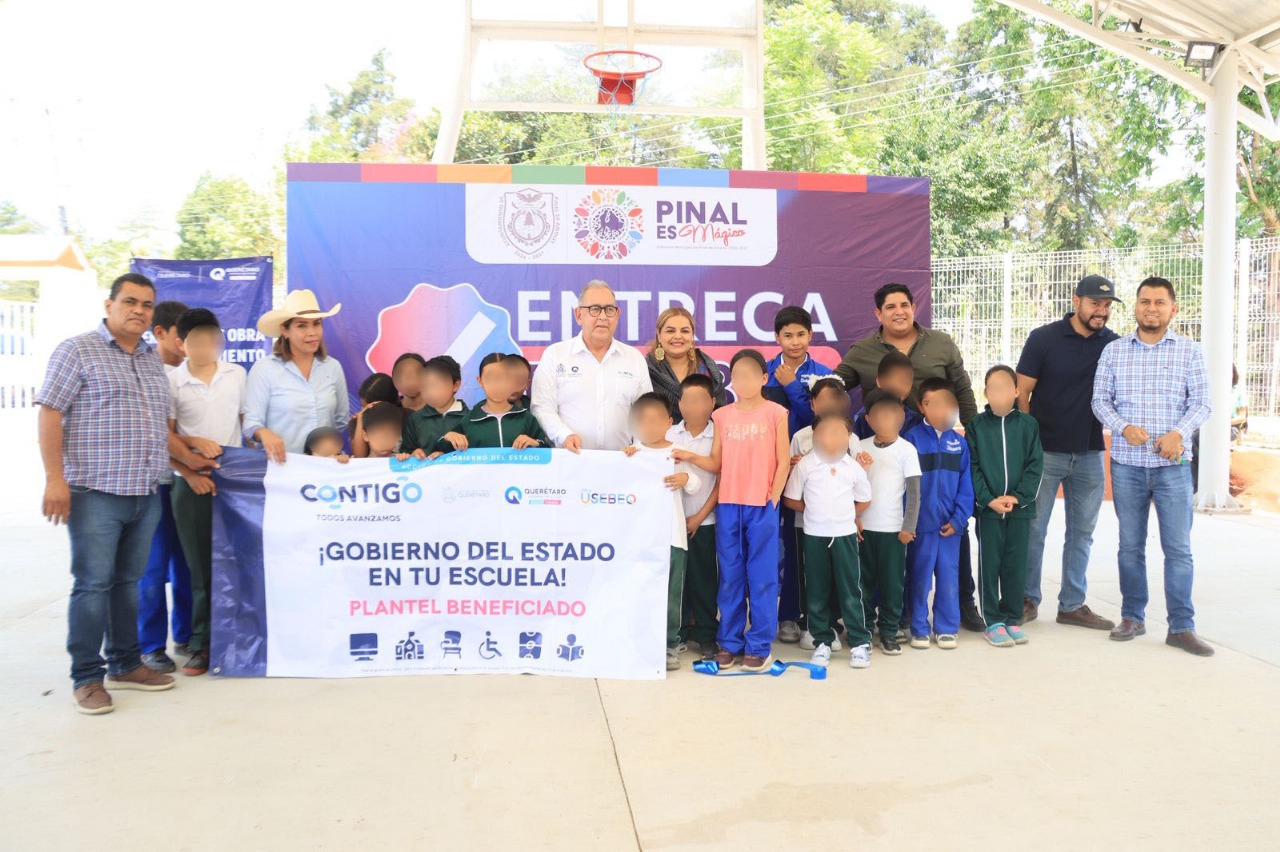 LUPITA RAMÍREZ ENTREGA TECHUMBRE ESCOLAR EN PUERTO DE PUJUNGUIA; SE INVIERTEN 2.4 MDP