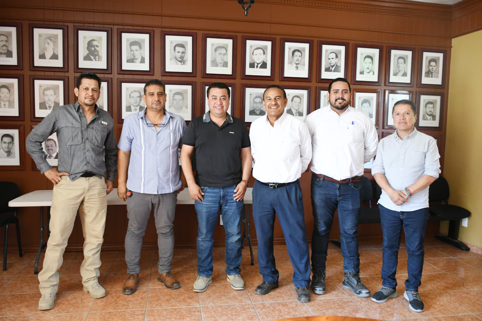 MUNICIPIO Y CFE REVISAN CAUSAS Y SOLUCIONES A CORTES DE LUZ EN JALPAN