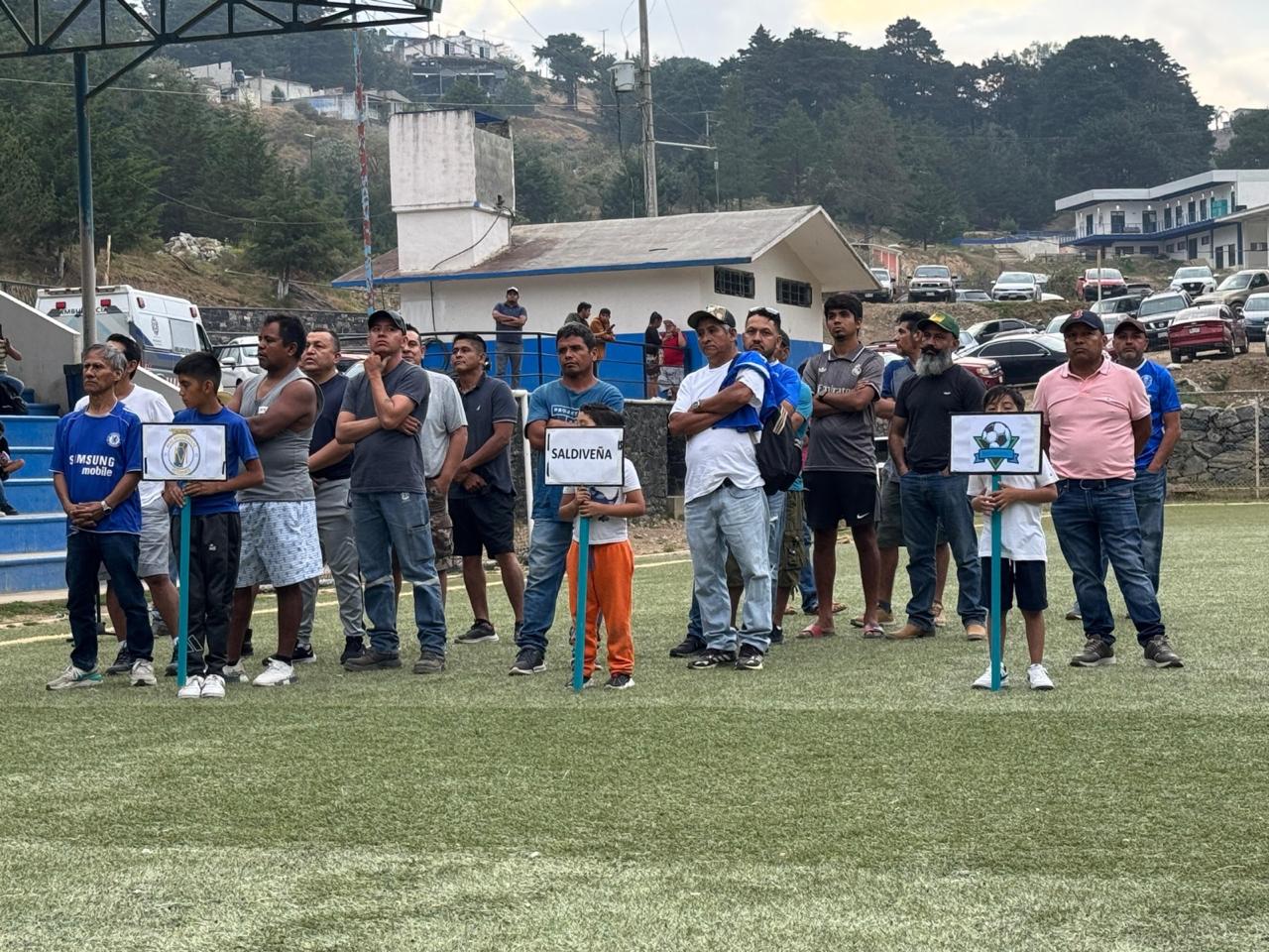 PASIÓN, ENTREGA Y EMOCIÓN: LUPITA RAMÍREZ INAUGURA LA LA LIGA REGIONAL DE FÚTBOL VETERANOS.