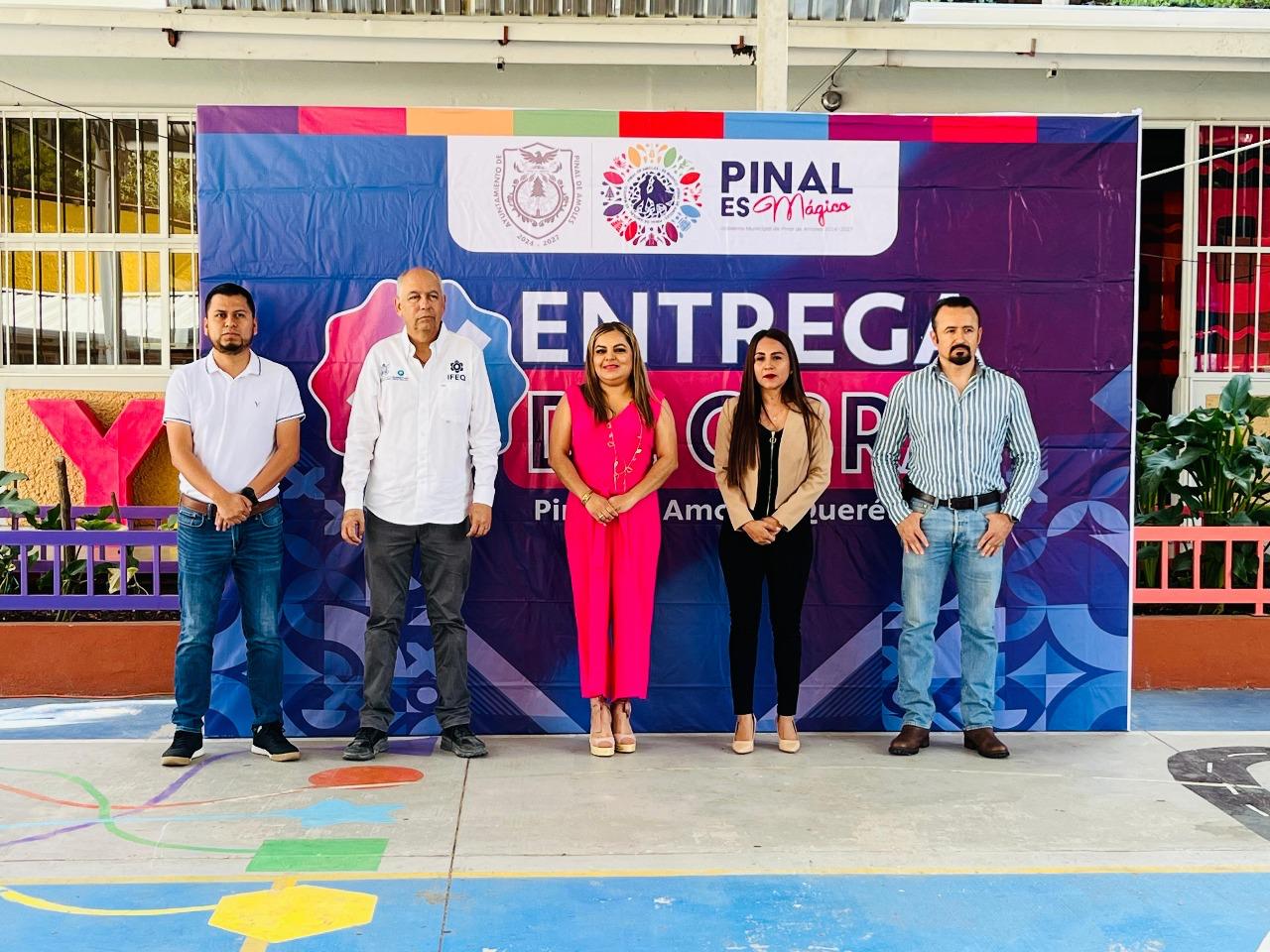 LUPITA RAMIREZ ENTREGA OBRA DE MEJORA EN EL PREESCOLAR «YADI» EN PINAL DE AMOLES.