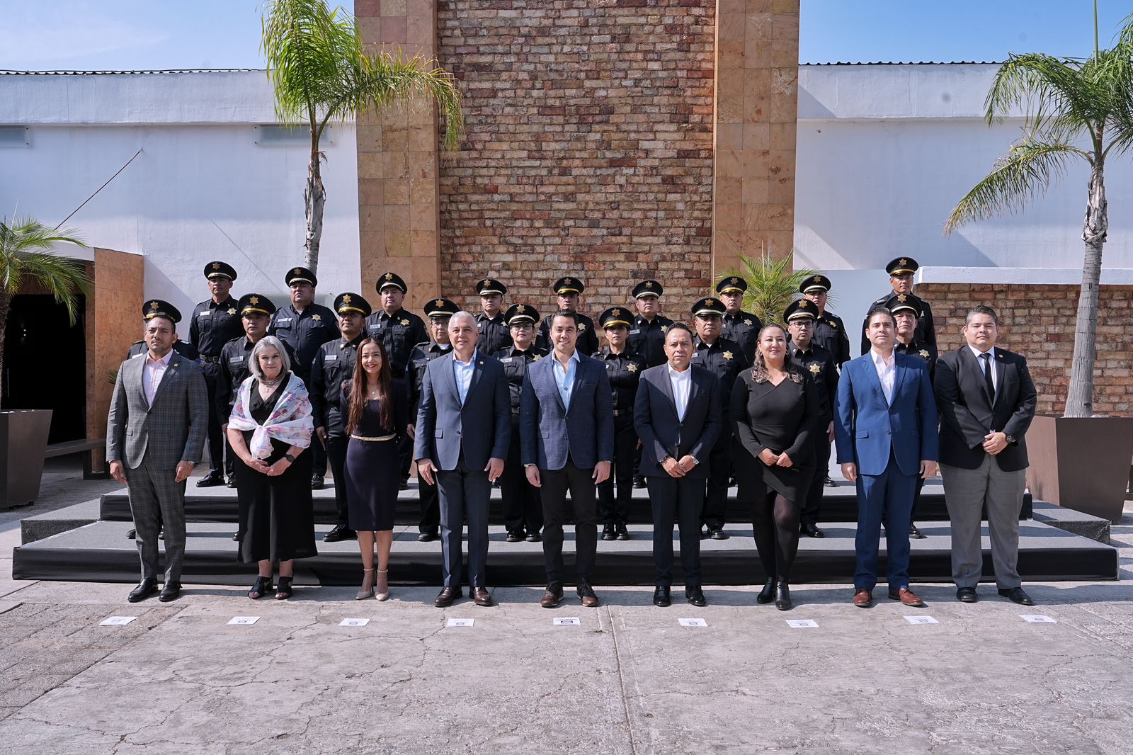 CELEBRA FELIFER MACÍAS LA GRADUACIÓN DE LA PRIMERA GENERACIÓN DE LA LICENCIATURA EN SEGURIDAD PÚBLICA