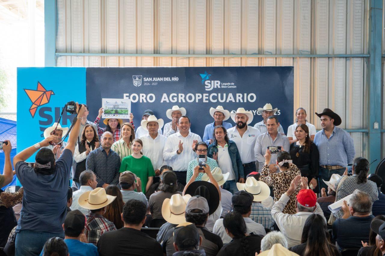 ENTREGA ROBERTO CABRERA APOYO A PRODUCTORES DEL CAMPO SANJUANENSE CON UNA INVERSIÓN DE MÁS DE 1 MDP