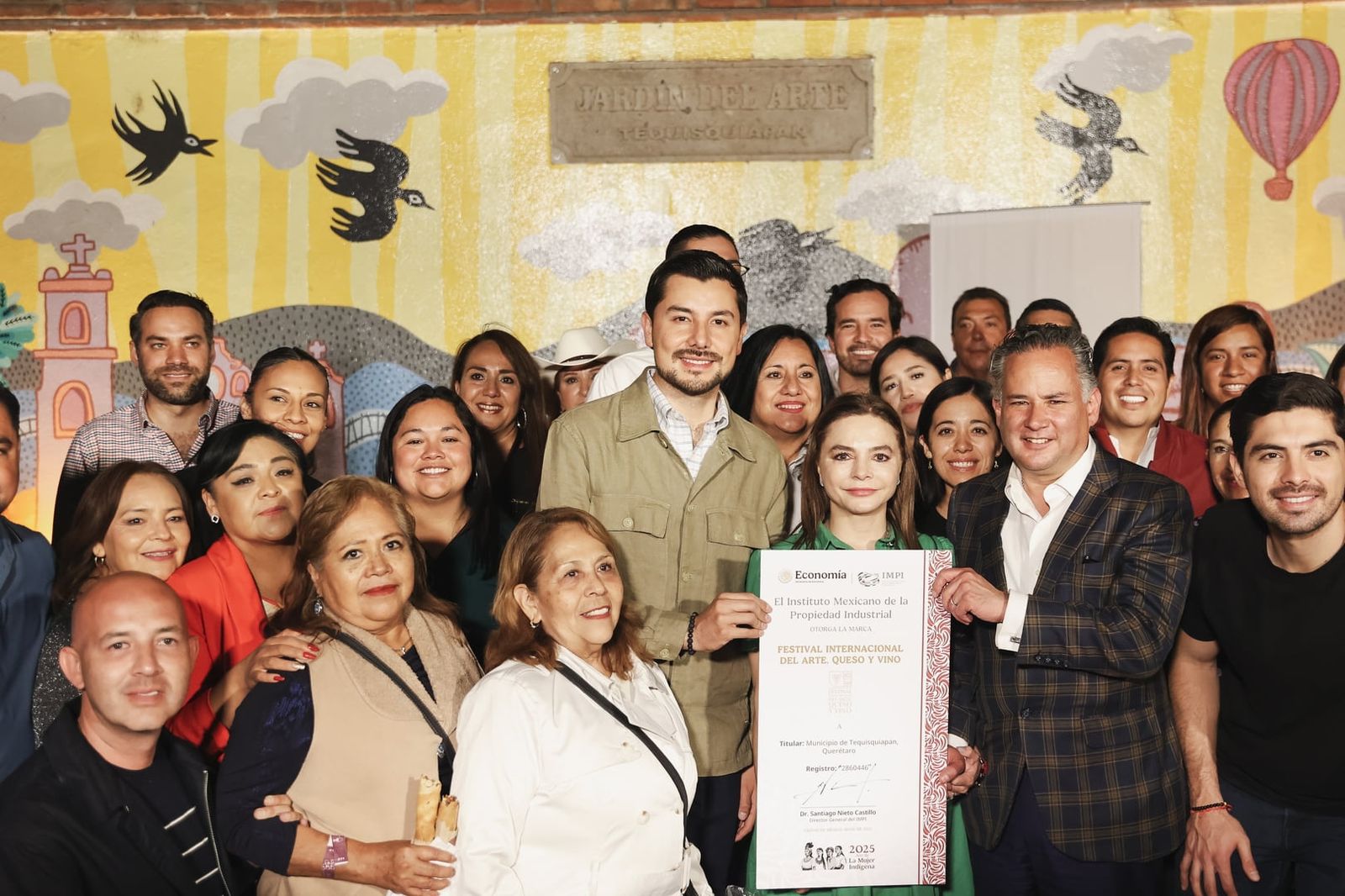 HÉCTOR MAGAÑA ENTREGA LA MARCA “FESTIVAL INTERNACIONAL DEL ARTE, QUESO Y VINO”, AHORA LE PERTENECE LEGALMENTE AL PUEBLO.