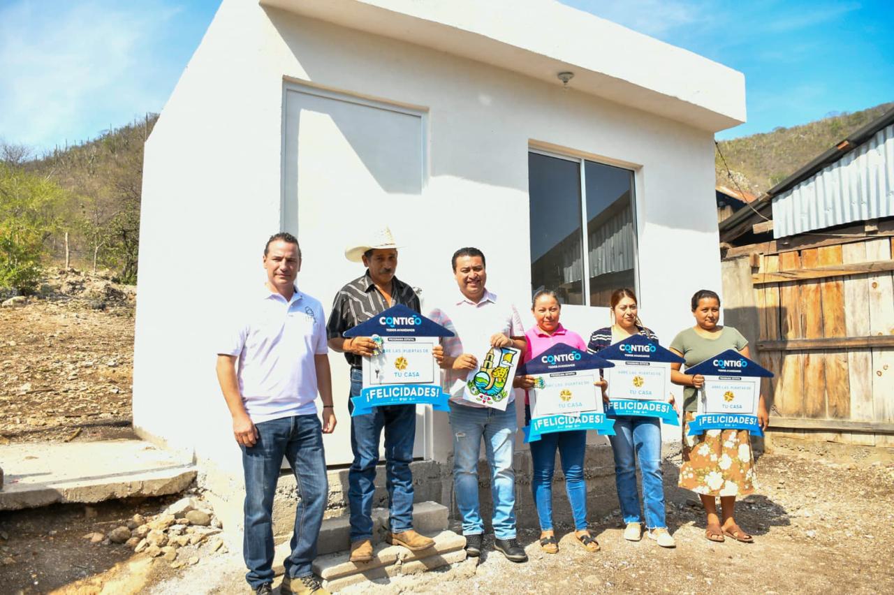 ENTREGAN APOYOS DE MEJORAMIENTO DE VIVIENDA EN JALPAN DE SERRA