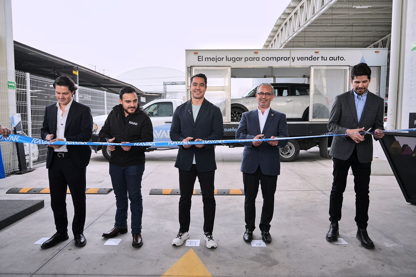 INAUGURA FELIFER MACÍAS EL CENTRO INTEGRAL DE OPERACIONES KAVAK