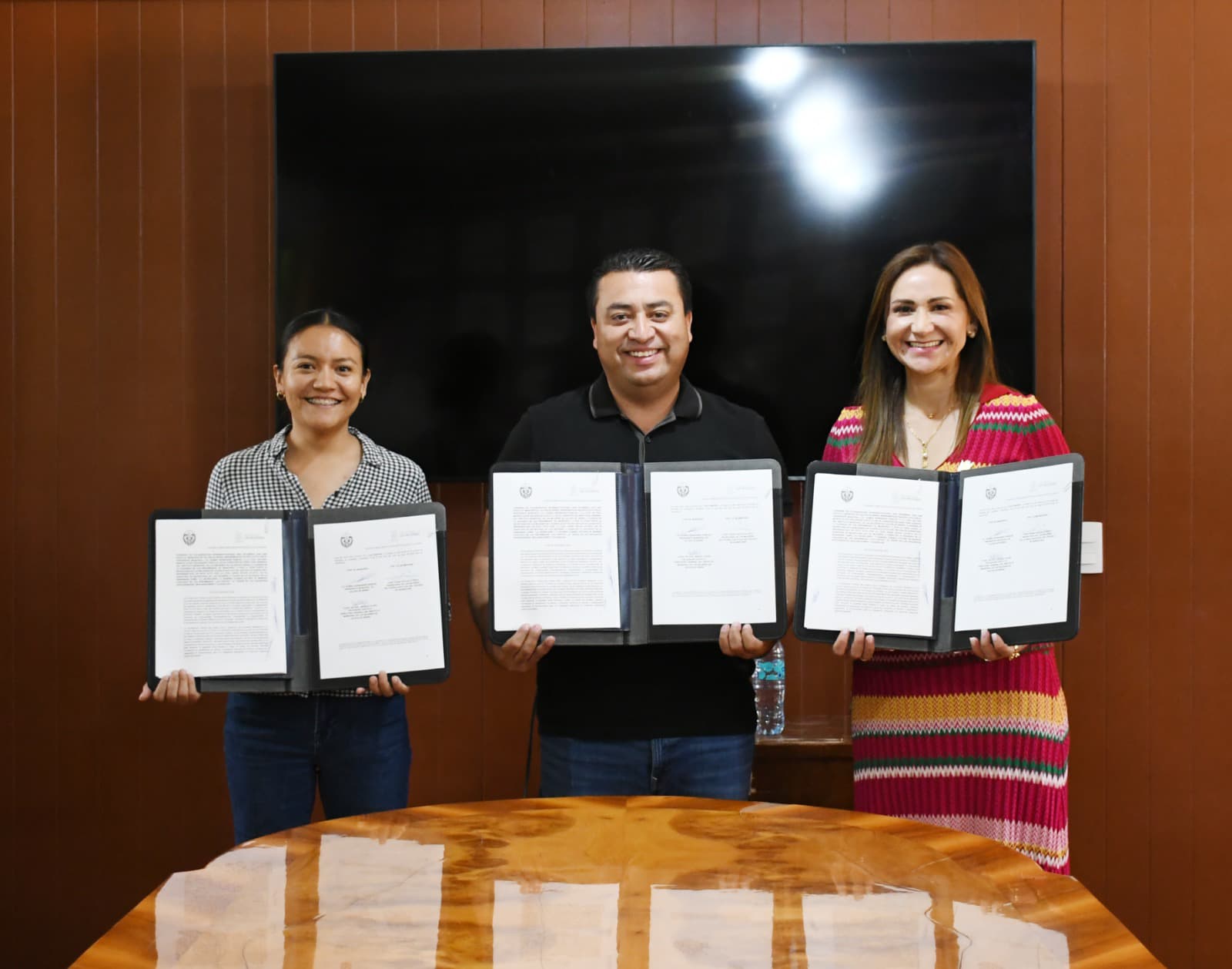 FIRMAN CONVENIO PARA FORTALECER LA ATENCIÓN Y PREVENCIÓN DE LA VIOLENCIA CONTRA LAS MUJERES EN JALPAN