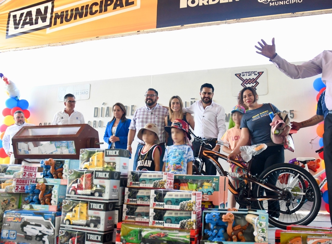 PARTICIPA AGUSTÍN DORANTES EN FESTEJO DE LAS NIÑAS Y NIÑOS DEL SINDICATO DE TRABAJADORES DEL ESTADO