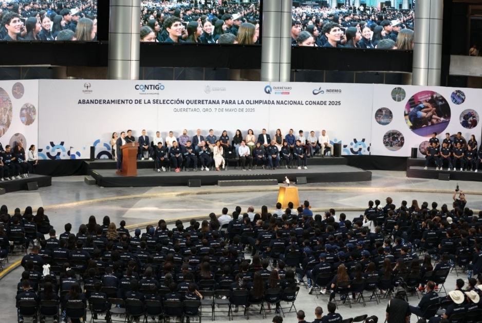 ABANDERAN A ATLETAS QUERETANOS QUE ASISTIRÁN A OLIMPIADA NACIONAL 2025
