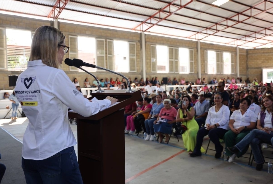 ARRANCA SEDIF CON LA ENTREGA DE APOYOS ALIMENTARIOS EN LA SIERRA QUERETANA