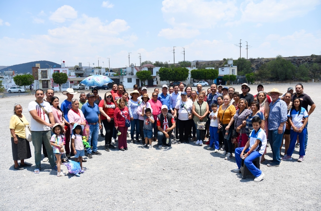 ANUNCIA AGUSTÍN DORANTES OBRA EN APOYO A TIANGUISTAS DE COLONIA FUNDADORES EN SAN JUAN DEL RÍO