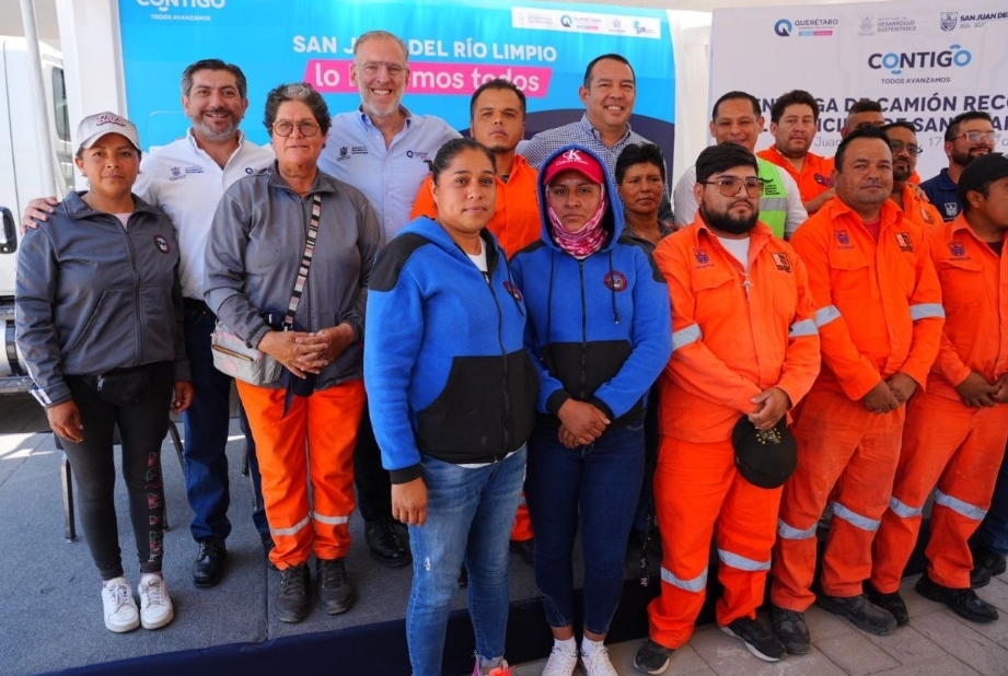ENTREGA MARCO DEL PRETE CAMIÓN DE RECOLECCIÓN EN SAN JUAN DEL RÍO