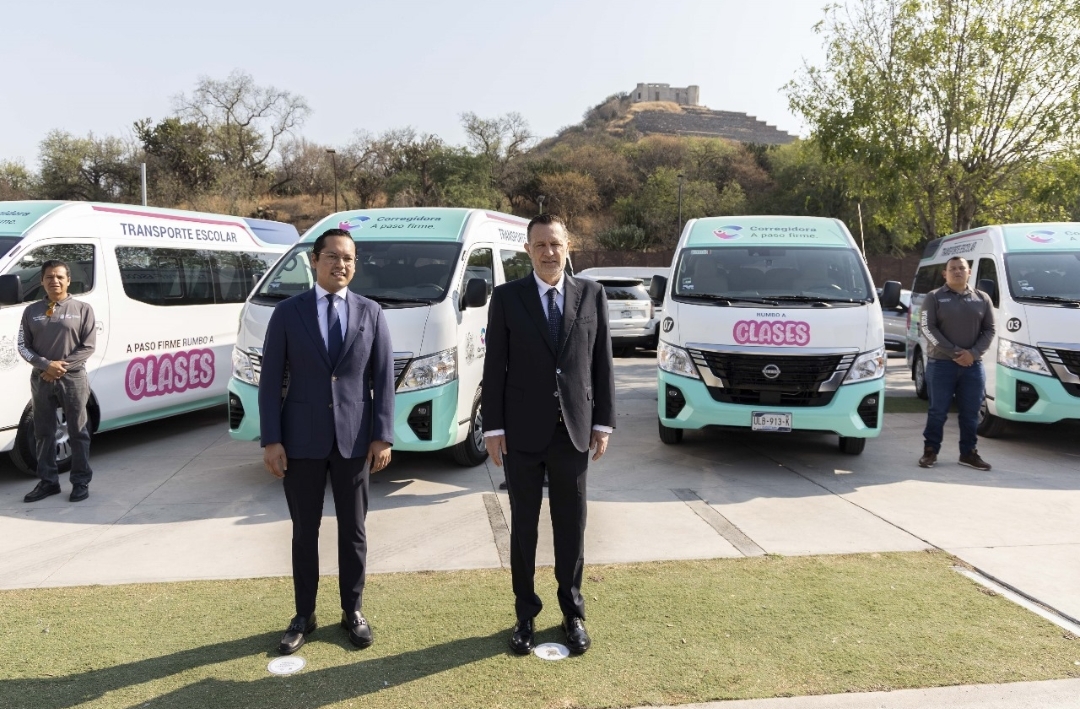 CHEPE GUERRERO Y MAURICIO KURI PRESENTAN NUEVO TRANSPORTE ESCOLAR PARA COMBATIR DESERCIÓN