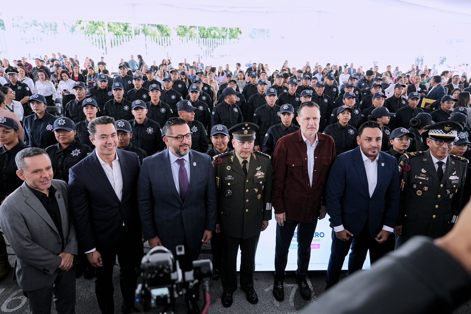 FELIFER MACÍAS REAFIRMA COMPROMISO CON LA SEGURIDAD EN CEREMONIA DE GRADUACIÓN POLICIAL