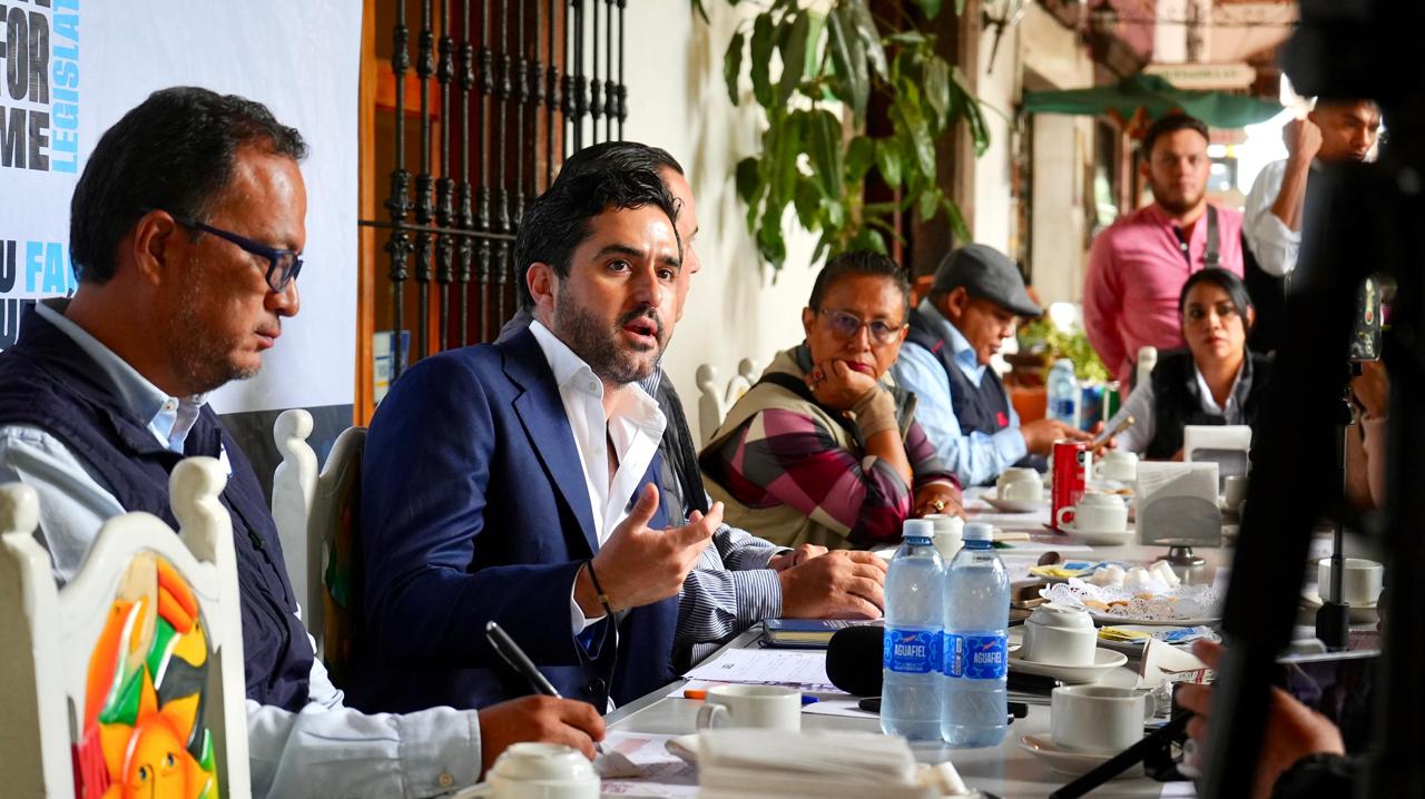 ESCUCHAR Y SEGUIR APOYANDO A LAS FAMILIAS, EL OBJETIVO DEL 1ER. INFORME LEGISLATIVO: AGUSTÍN DORANTES