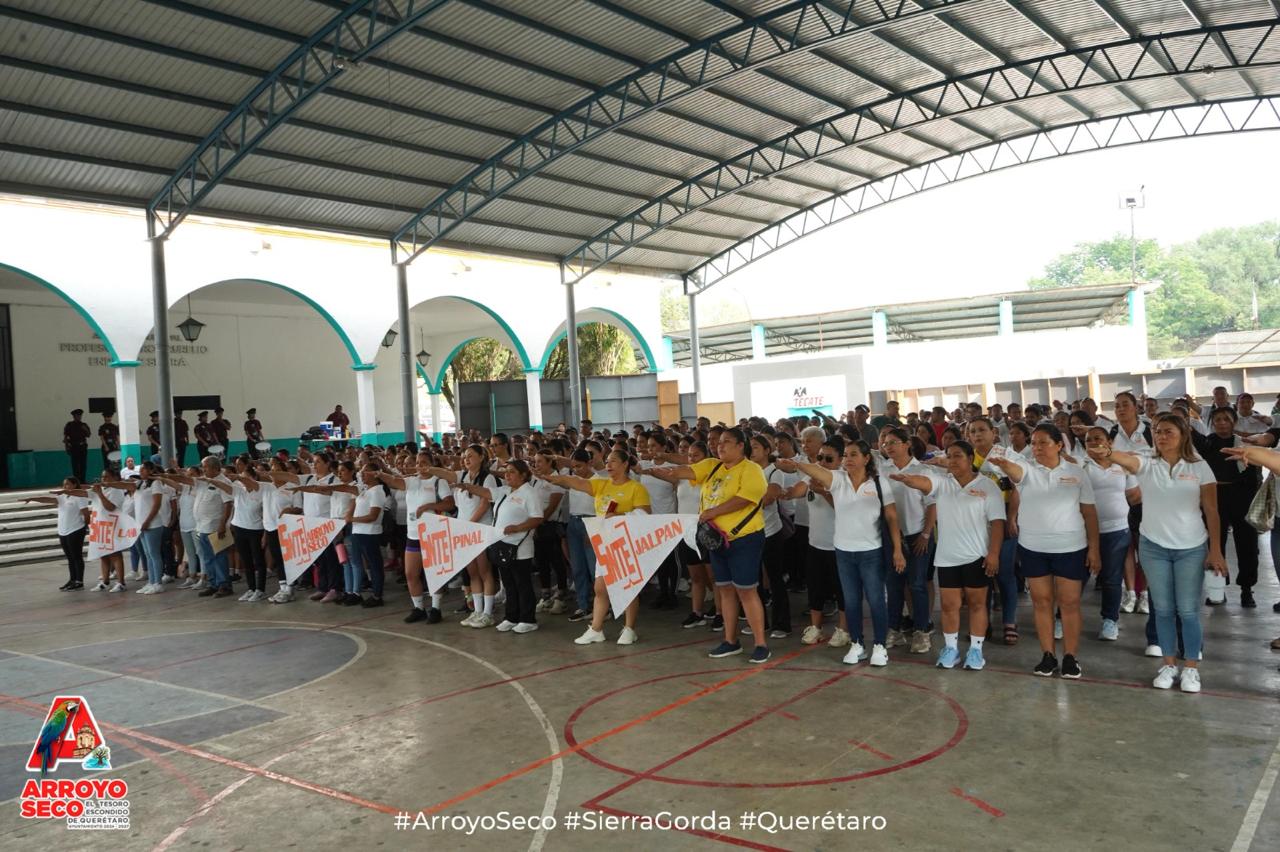 ASISTE FERNANDO SÁNCHEZ GIL PRESIDENTE DE ARROYO SECO A INAUGURACIÓN DE LOS JUEGOS DEPORTIVOS MAGISTERIALES